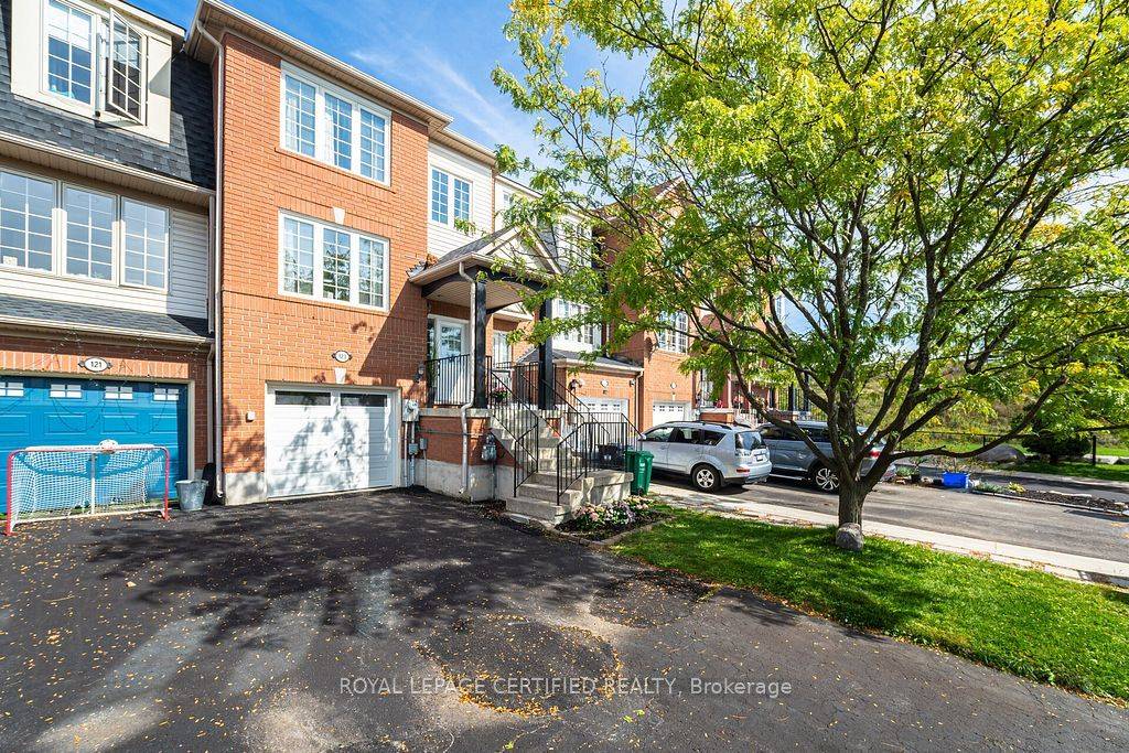 Brampton, ON L6X 5A6,123 Dunlop CT
