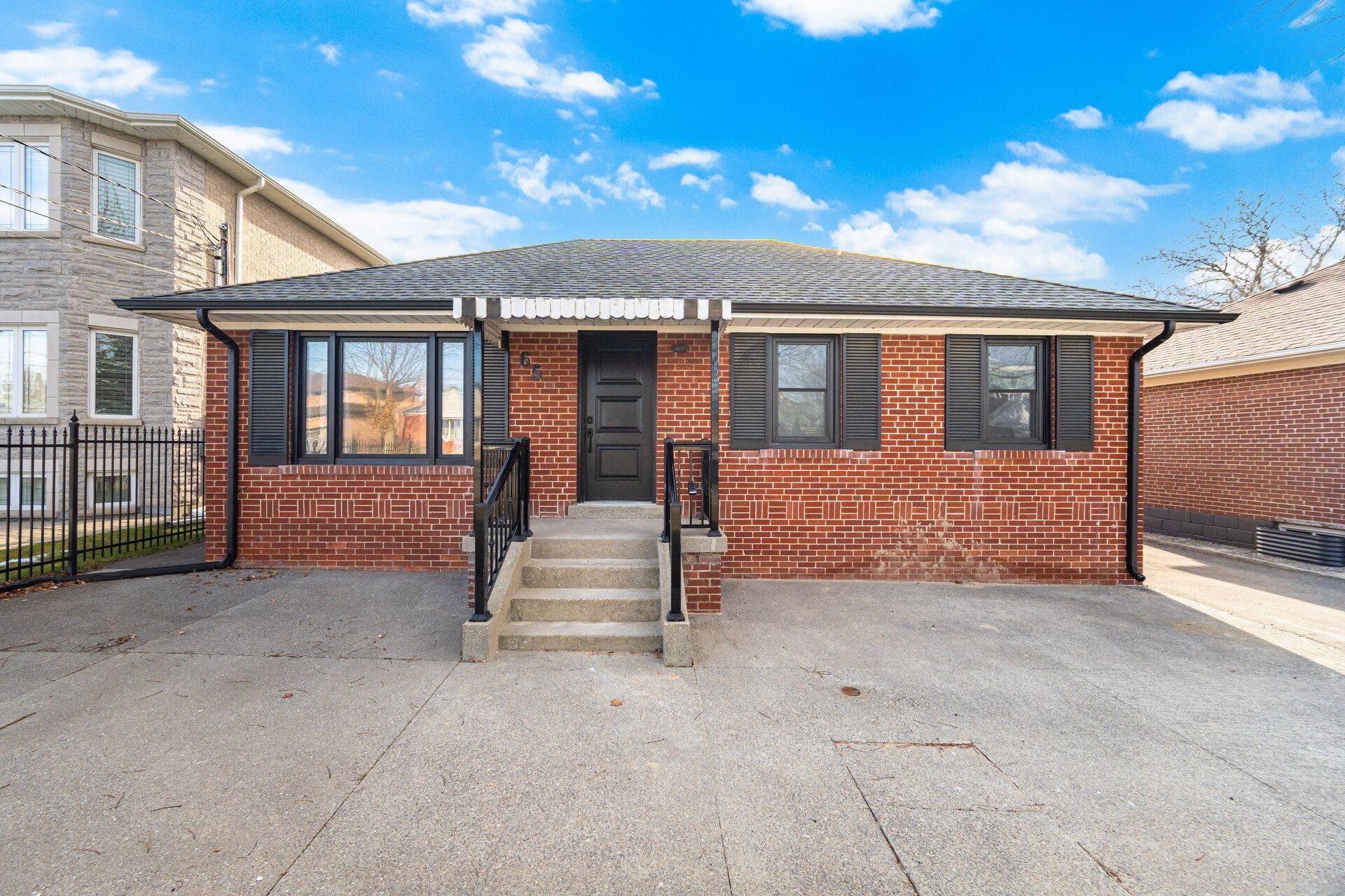 Toronto W05, ON M3K 1Y1,65 Cuffley CRES N