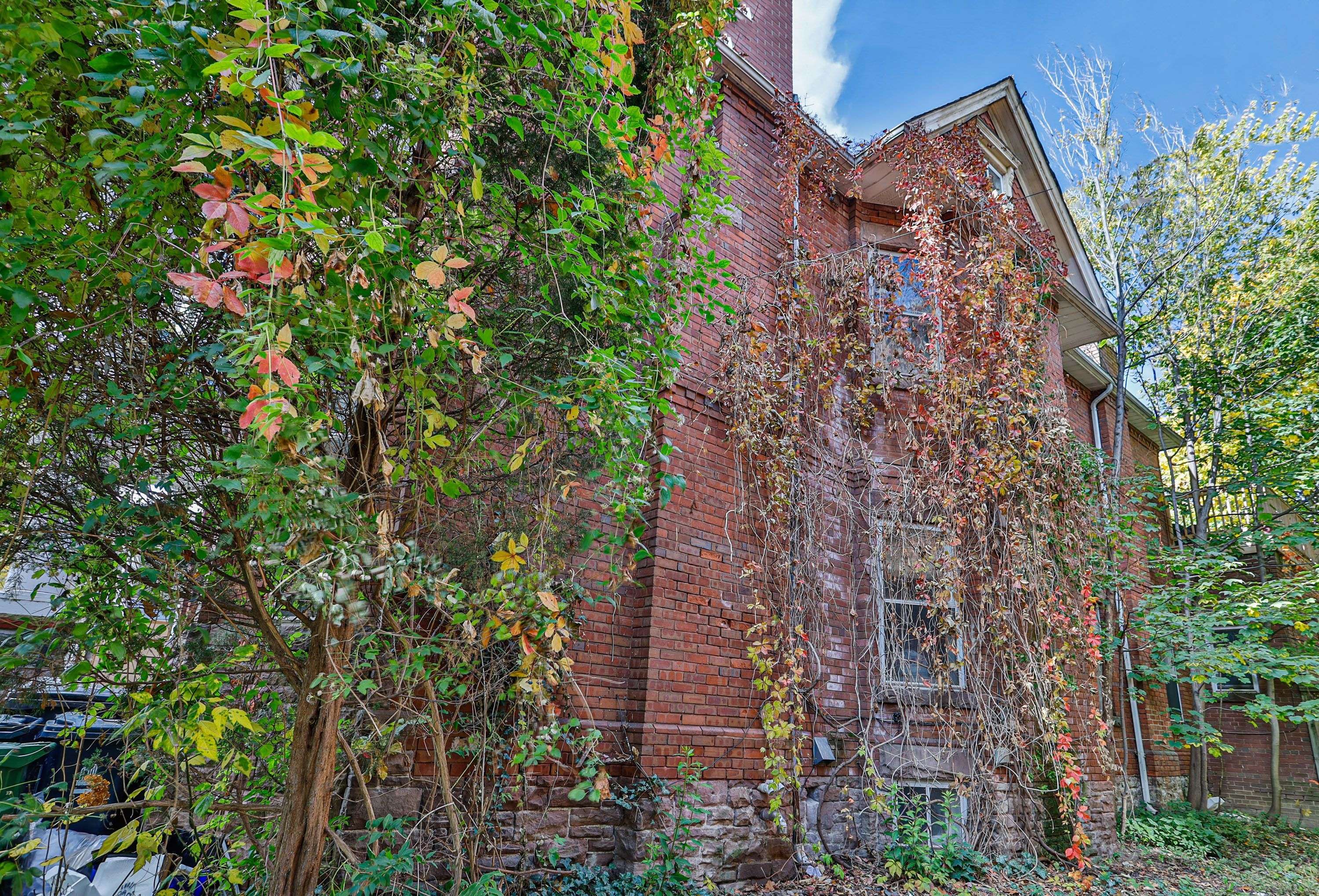 Toronto W01, ON M6K 1J9,32 Leopold ST