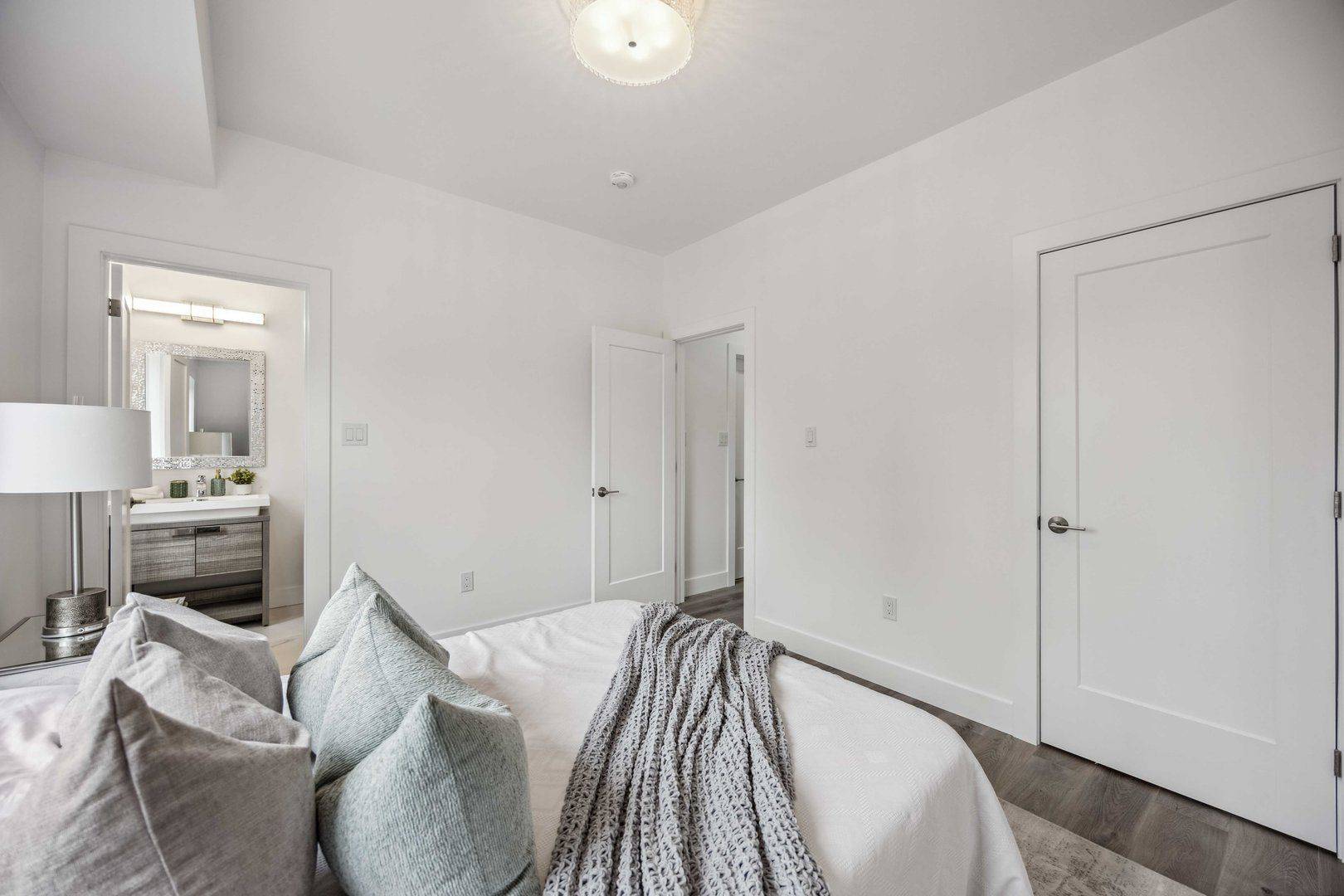 Toronto W10, ON M9W 2R8,14 Hatfield CRES #3