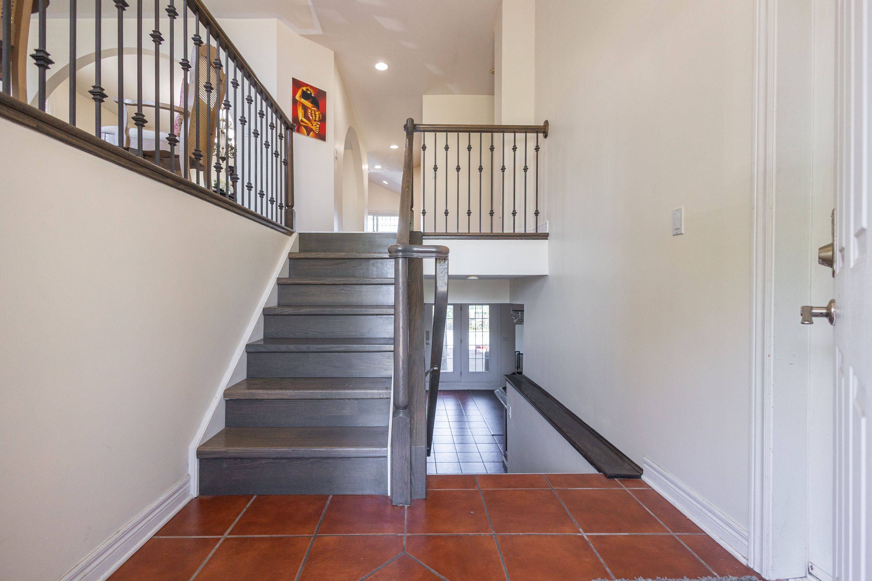 Niagara Falls, ON L2H 3K5,8207 Beaver Glen DR