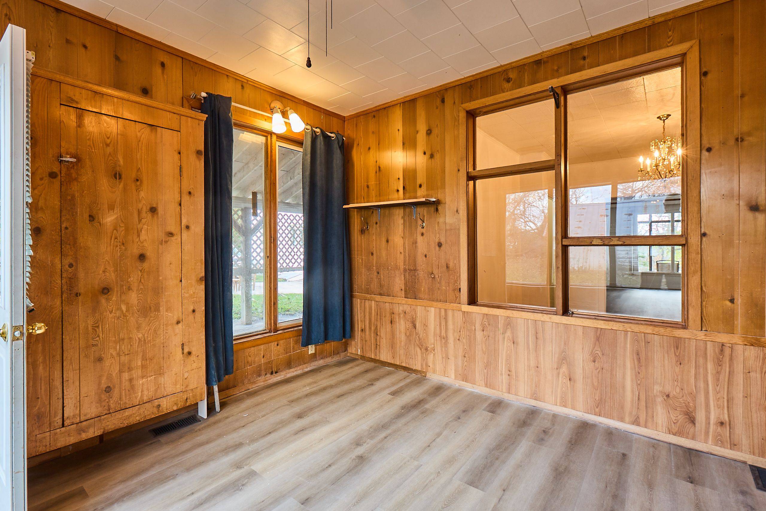 Huntsville, ON P1H 1X6,21 West ST N