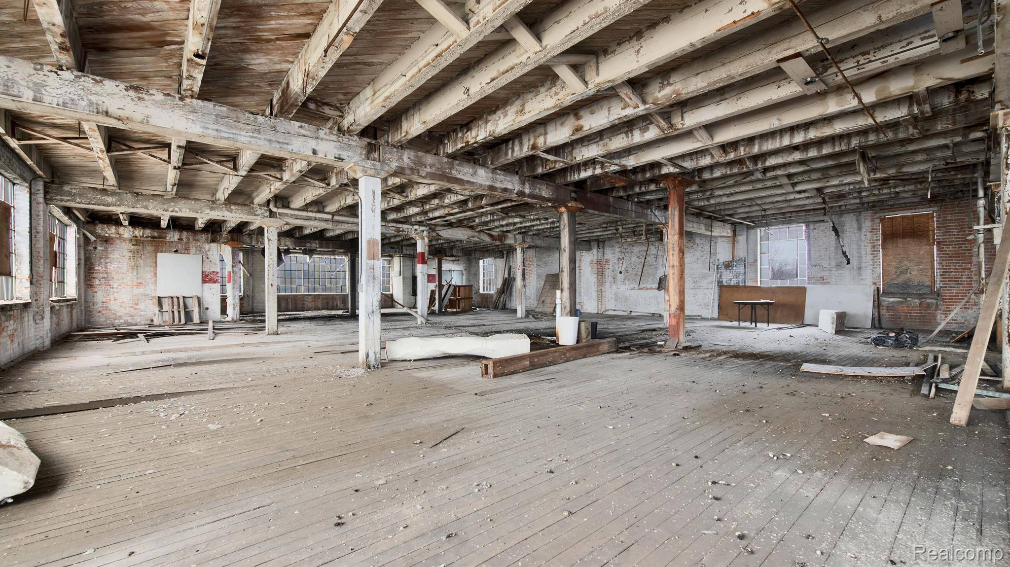 Detroit, MI 48207,2941 E WARREN AVE