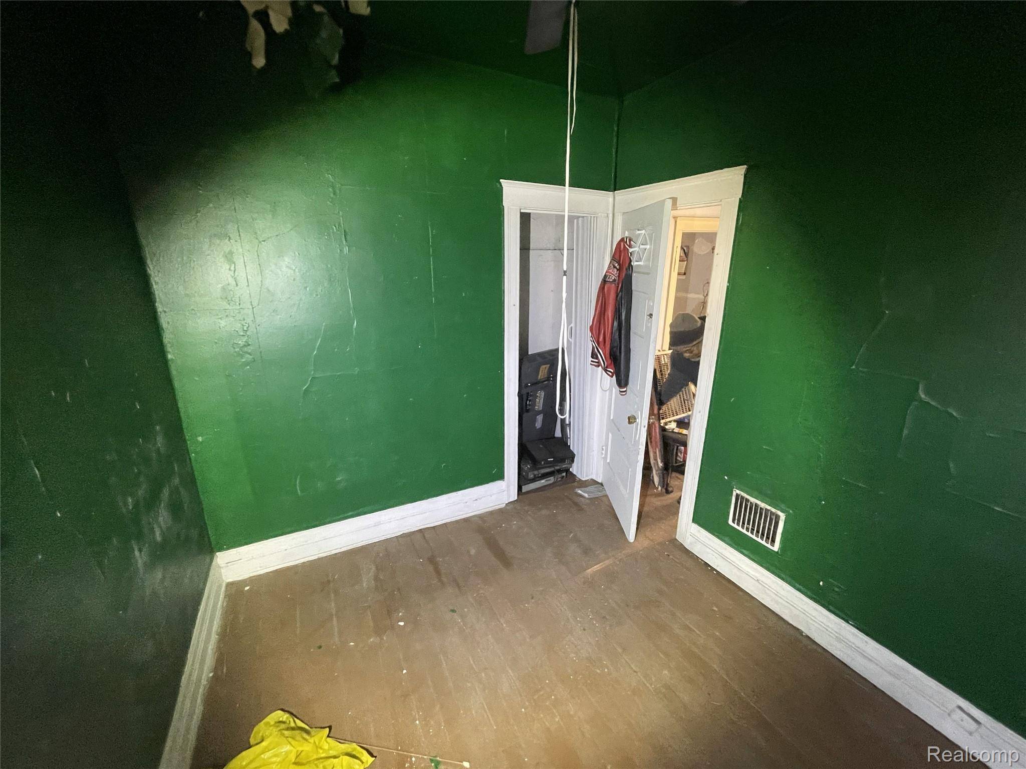 Detroit, MI 48214,3814 Rolf PL