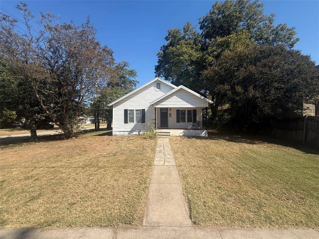 Groesbeck, TX 76642,511 W Navasota Street