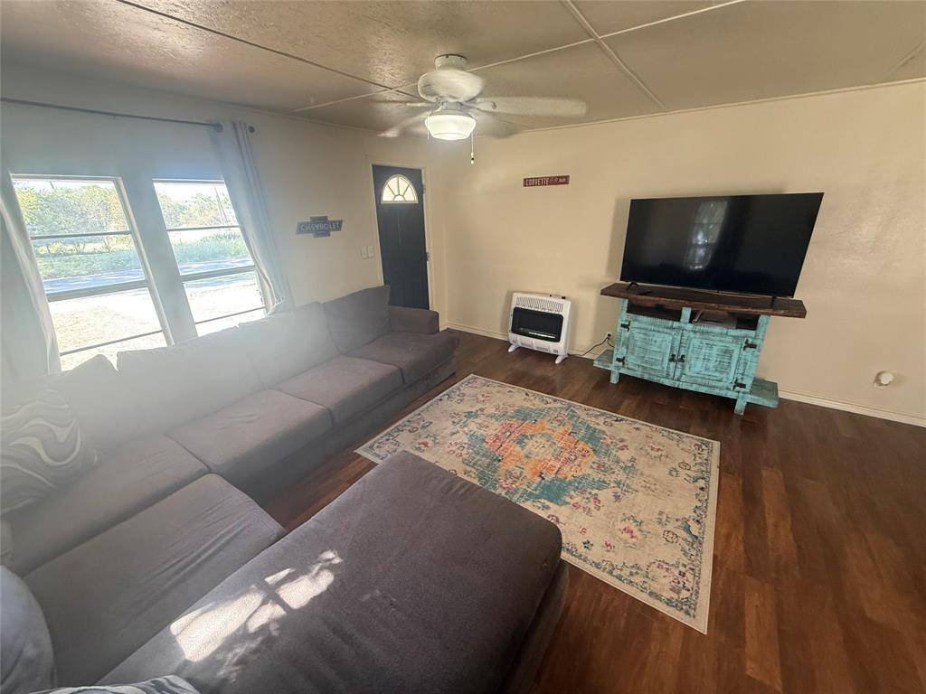 Groesbeck, TX 76642,511 W Navasota Street