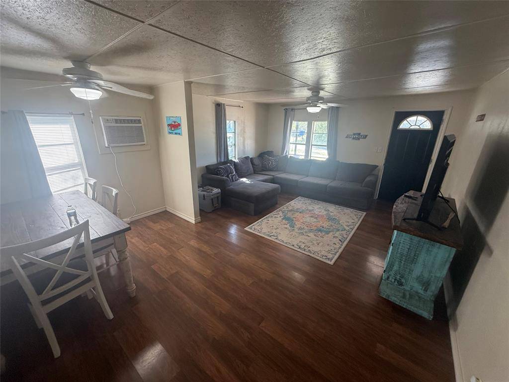 Groesbeck, TX 76642,511 W Navasota Street