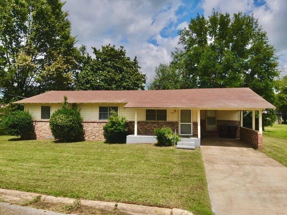 Mount Vernon, TX 75457,109 Olive Street