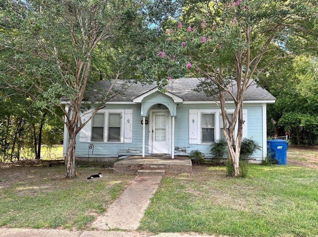 Troup, TX 75789,305 E Bradford Street