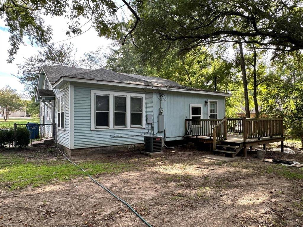 Troup, TX 75789,305 E Bradford Street