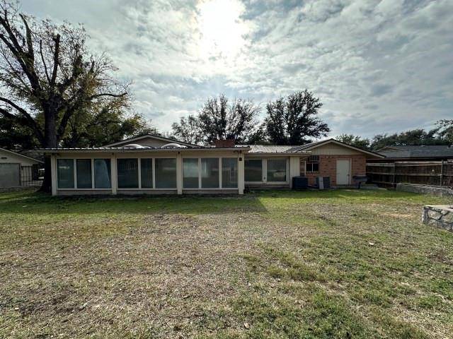 Sonora, TX 76950,107 Manor Street