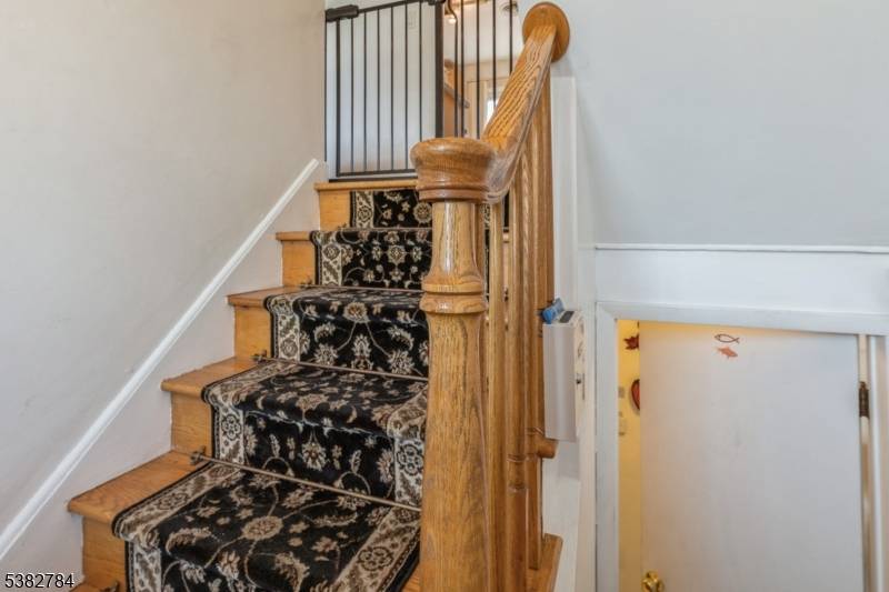 Saddle Brook Twp., NJ 07663,21 Kuhn Ct