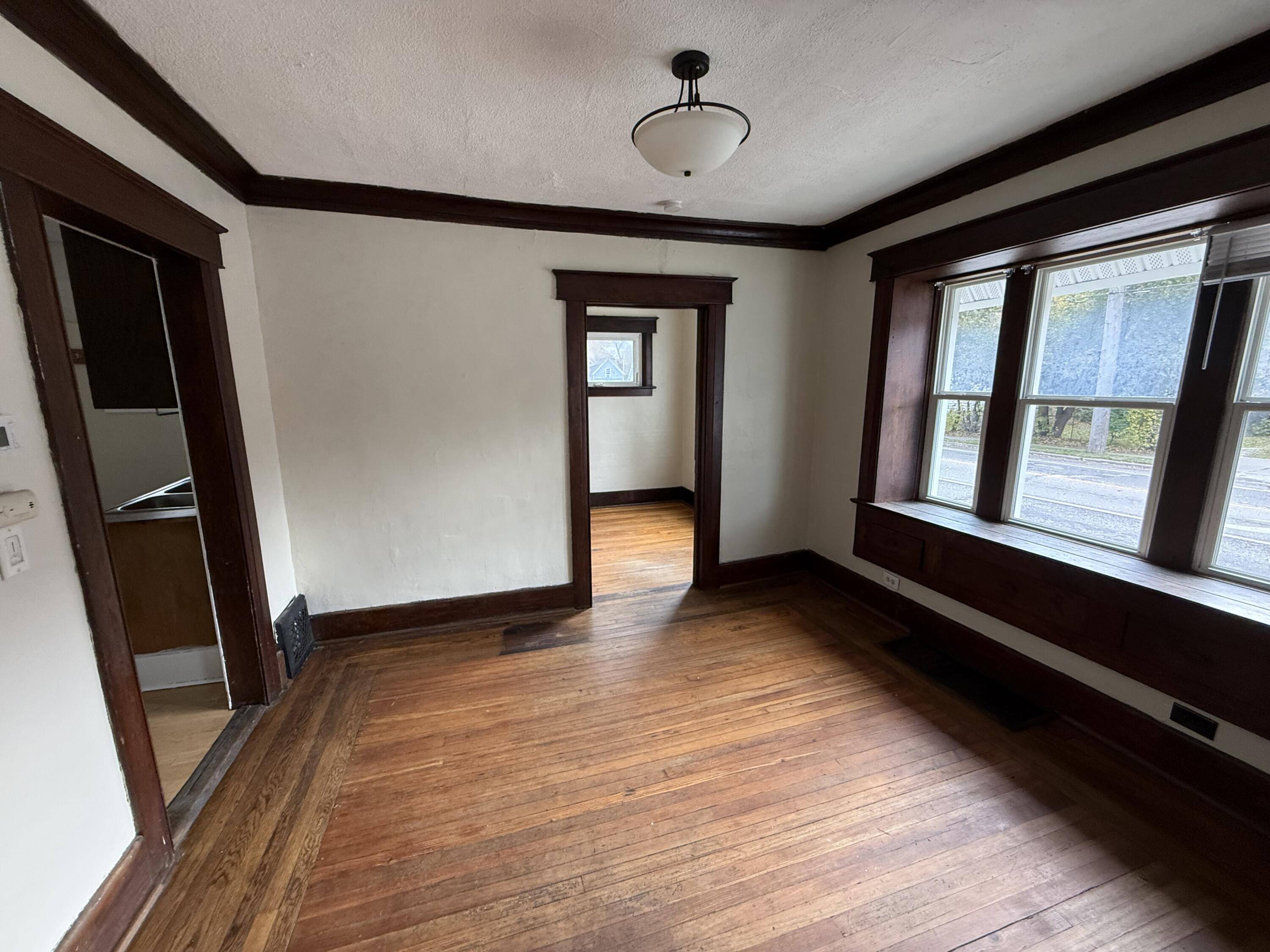 Lansing, MI 48912,329 S Clemens AVE