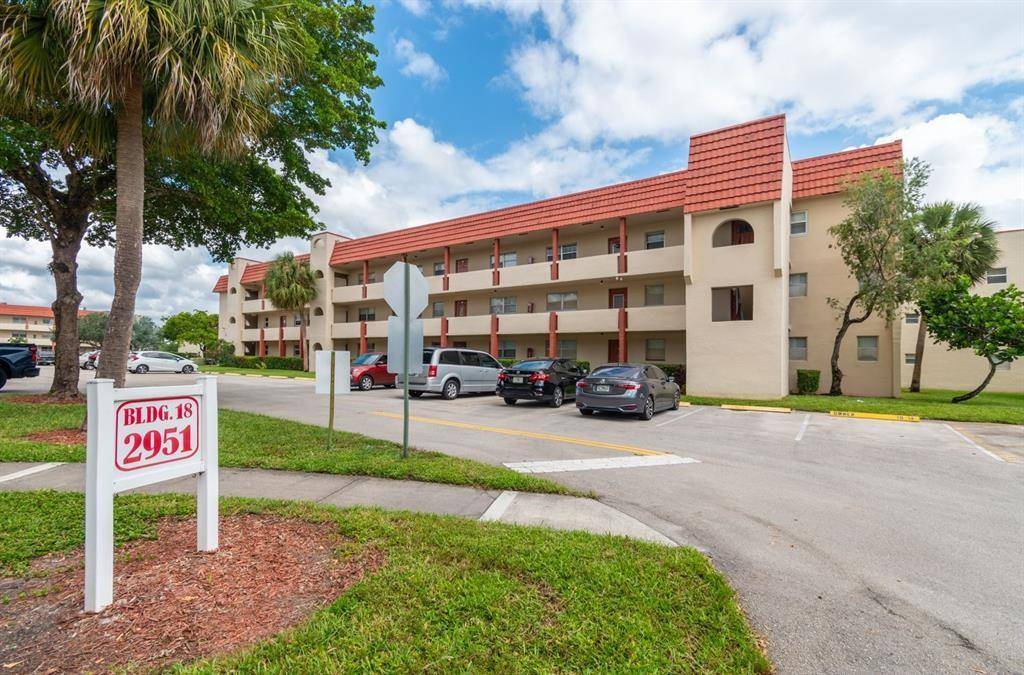 Sunrise, FL 33322,2951 E Sunrise Lakes Dr #211