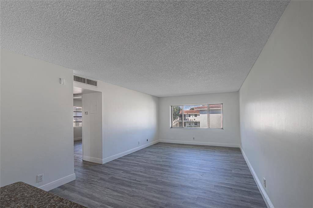 Coral Springs, FL 33071,3218 CORAL RIDGE DR #3218