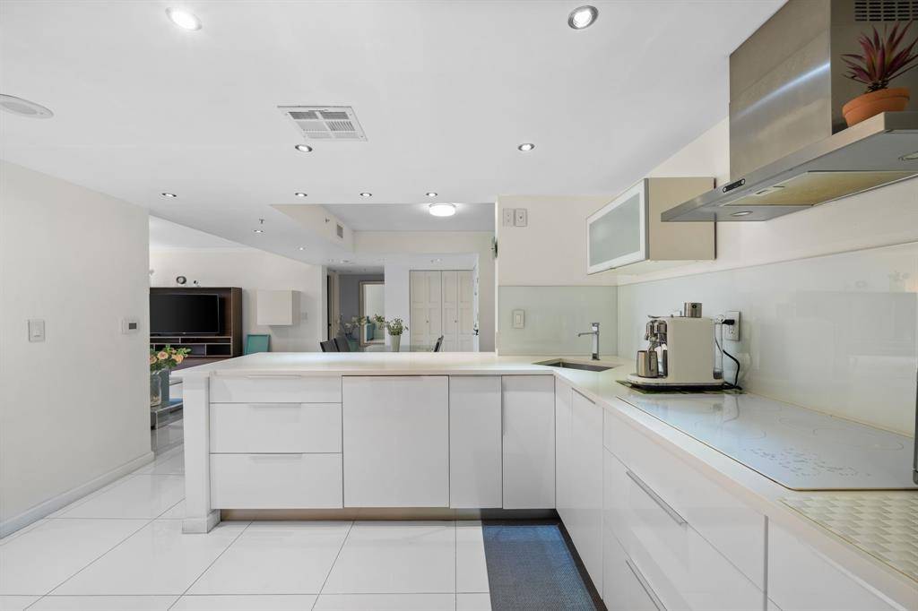 Fort Lauderdale, FL 33301,520 SE 5th Ave #2406