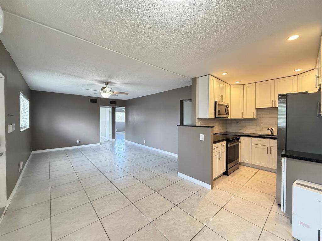 Oakland Park, FL 33334,530 NE 34th Ct #1