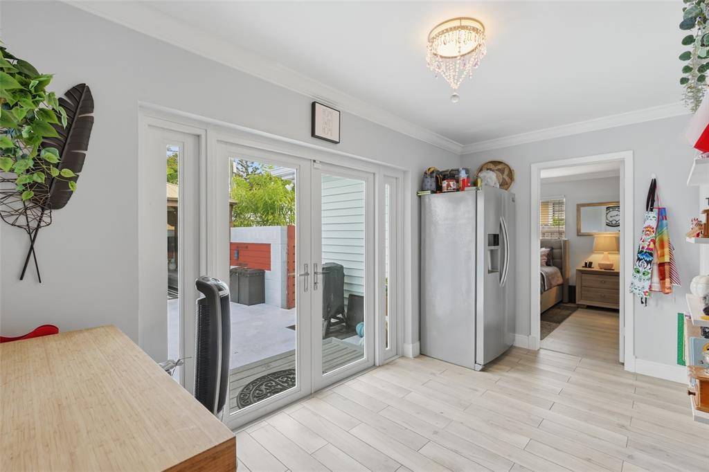 Lantana, FL 33462,807 W Ocean Ave