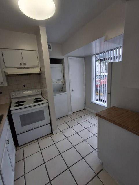 Pompano Beach, FL 33069,714 Gardens Dr #106