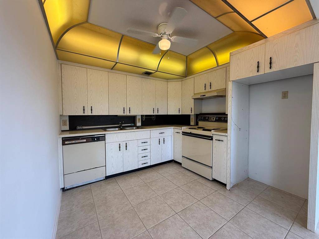 Boca Raton, FL 33434,3022 Ainslie B #3022