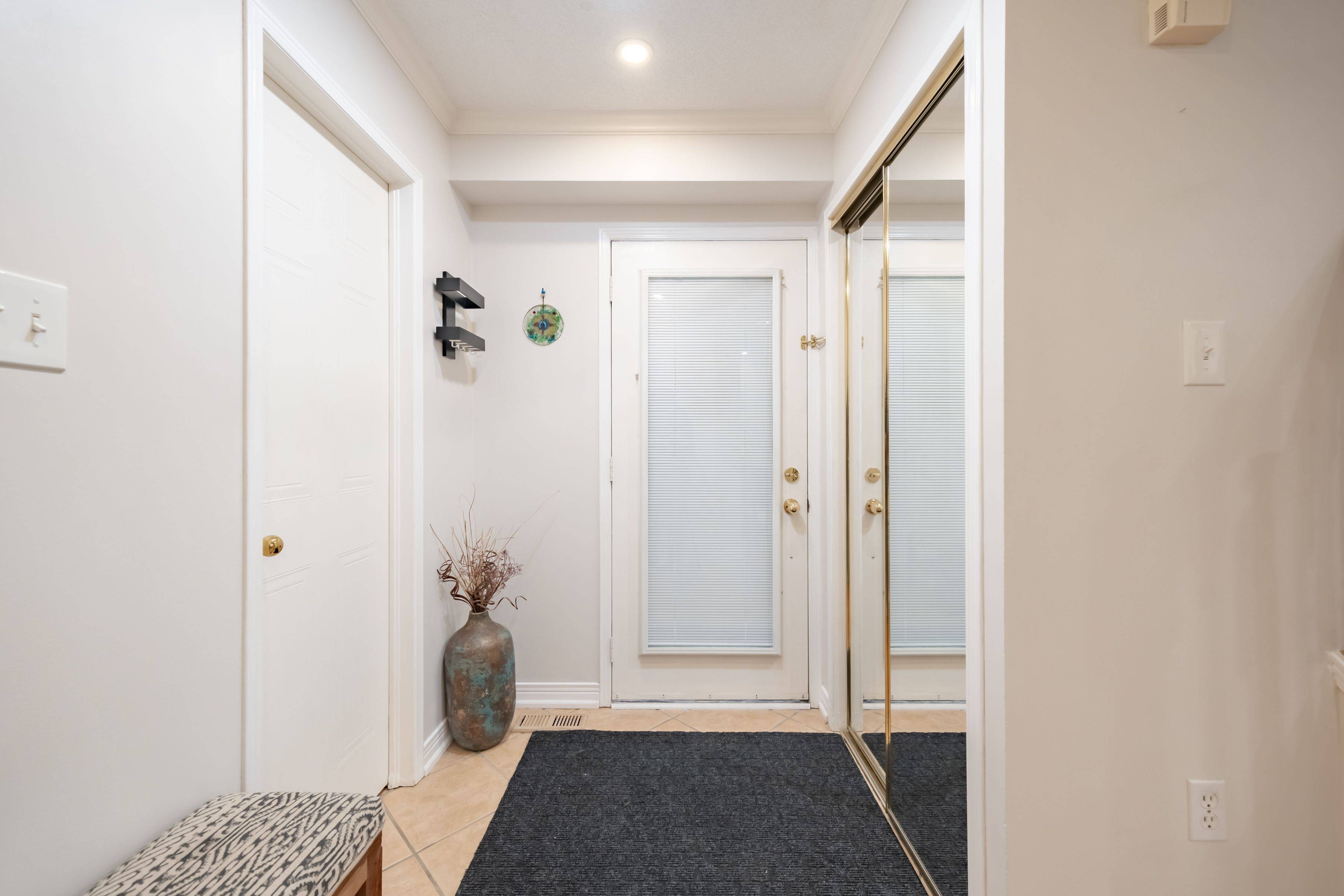 Newmarket, ON L3Y 8M8,370 Riddell CT #21