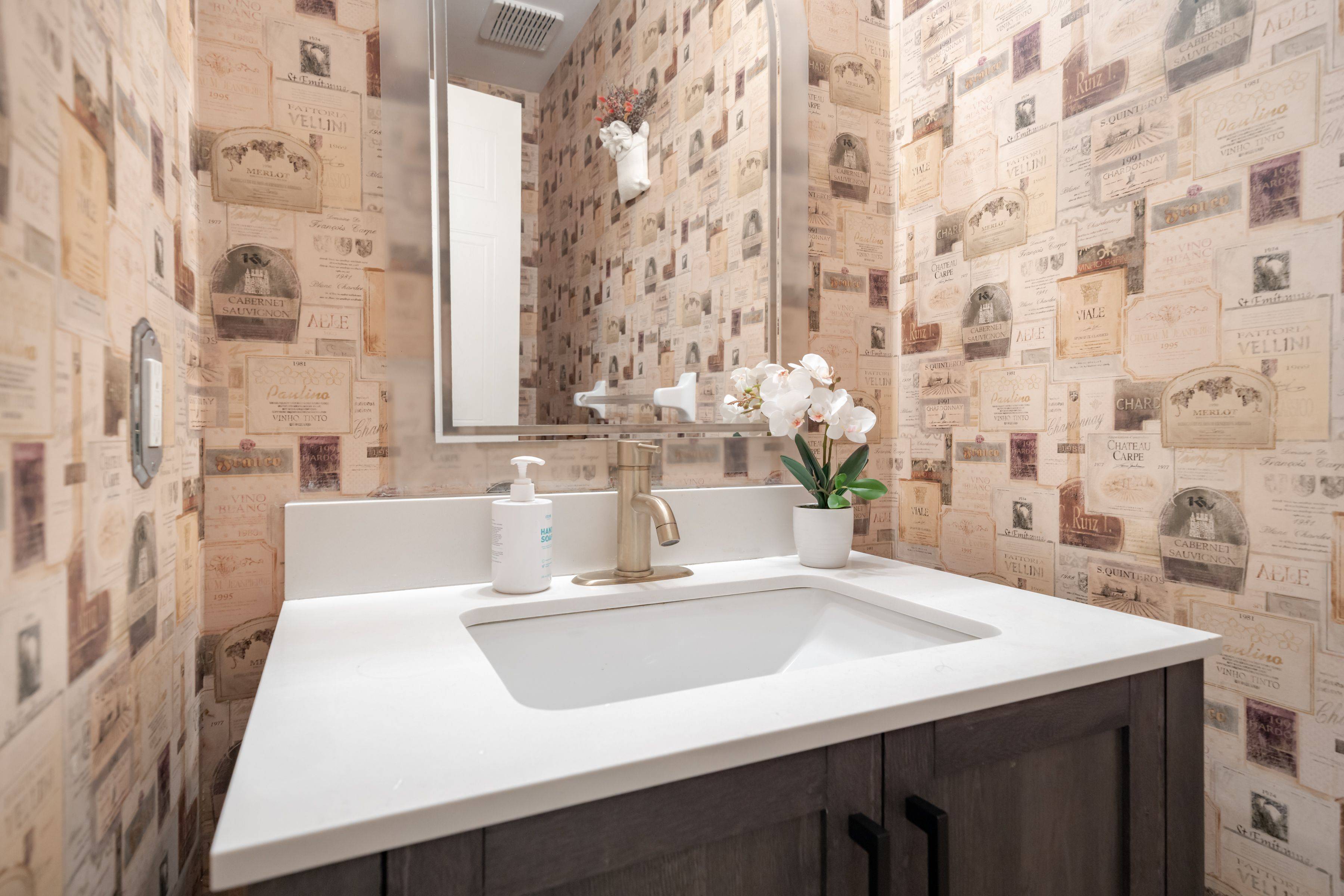 Newmarket, ON L3Y 8M8,370 Riddell CT #21