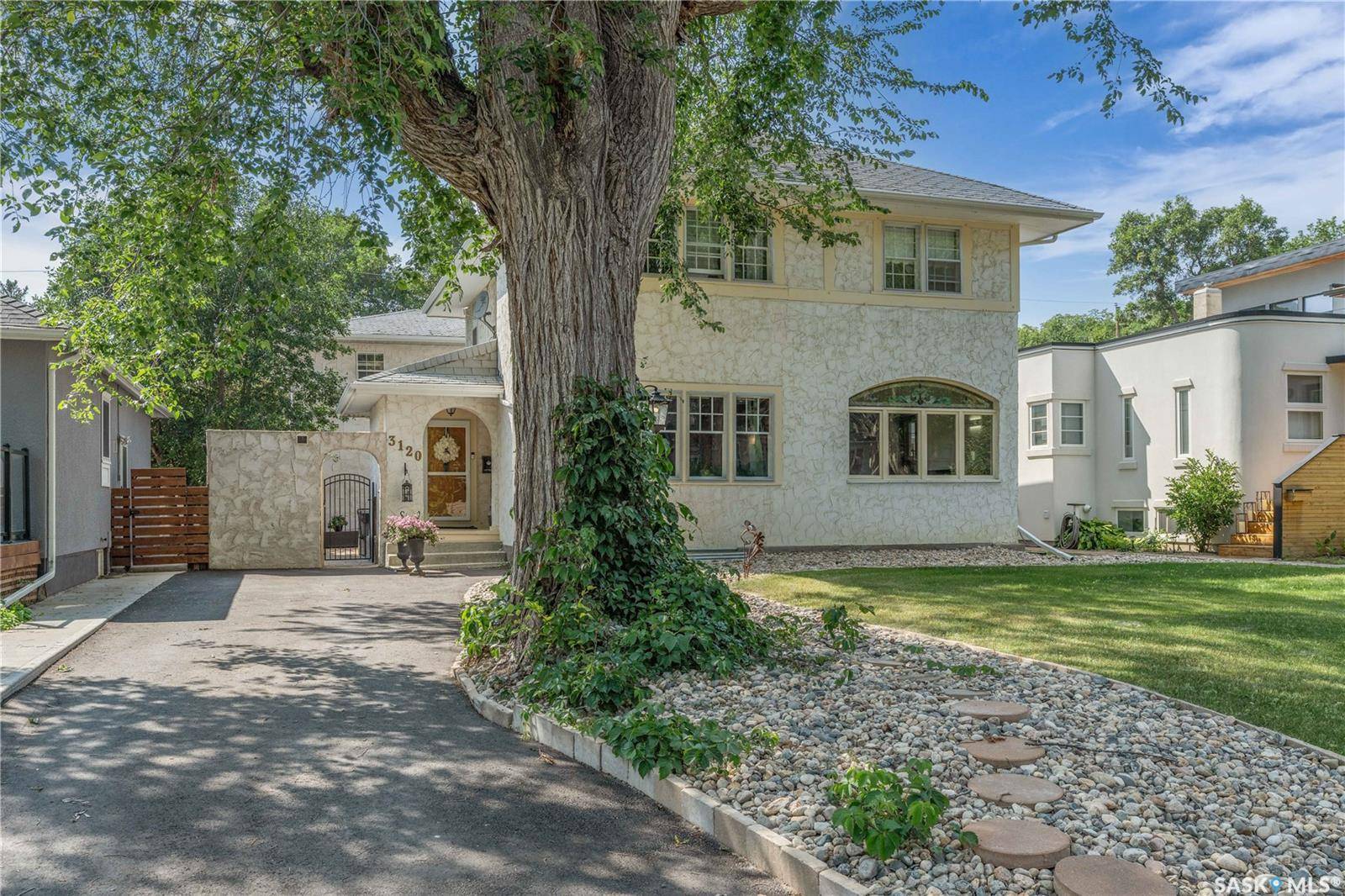 Regina, SK S4S 1S1,3120 Rae STREET