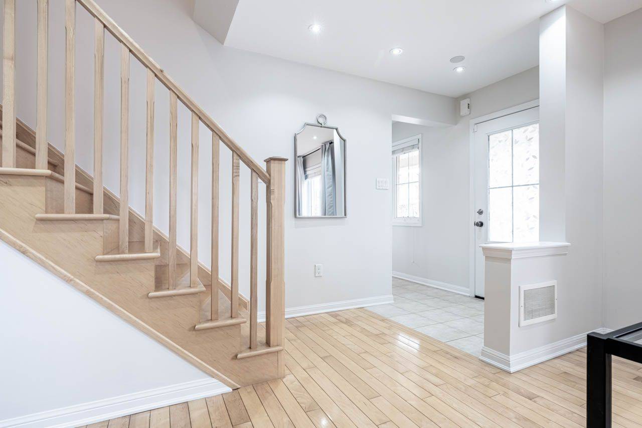 Milton, ON L9T 8C5,259 Higginbotham CRES #Upper