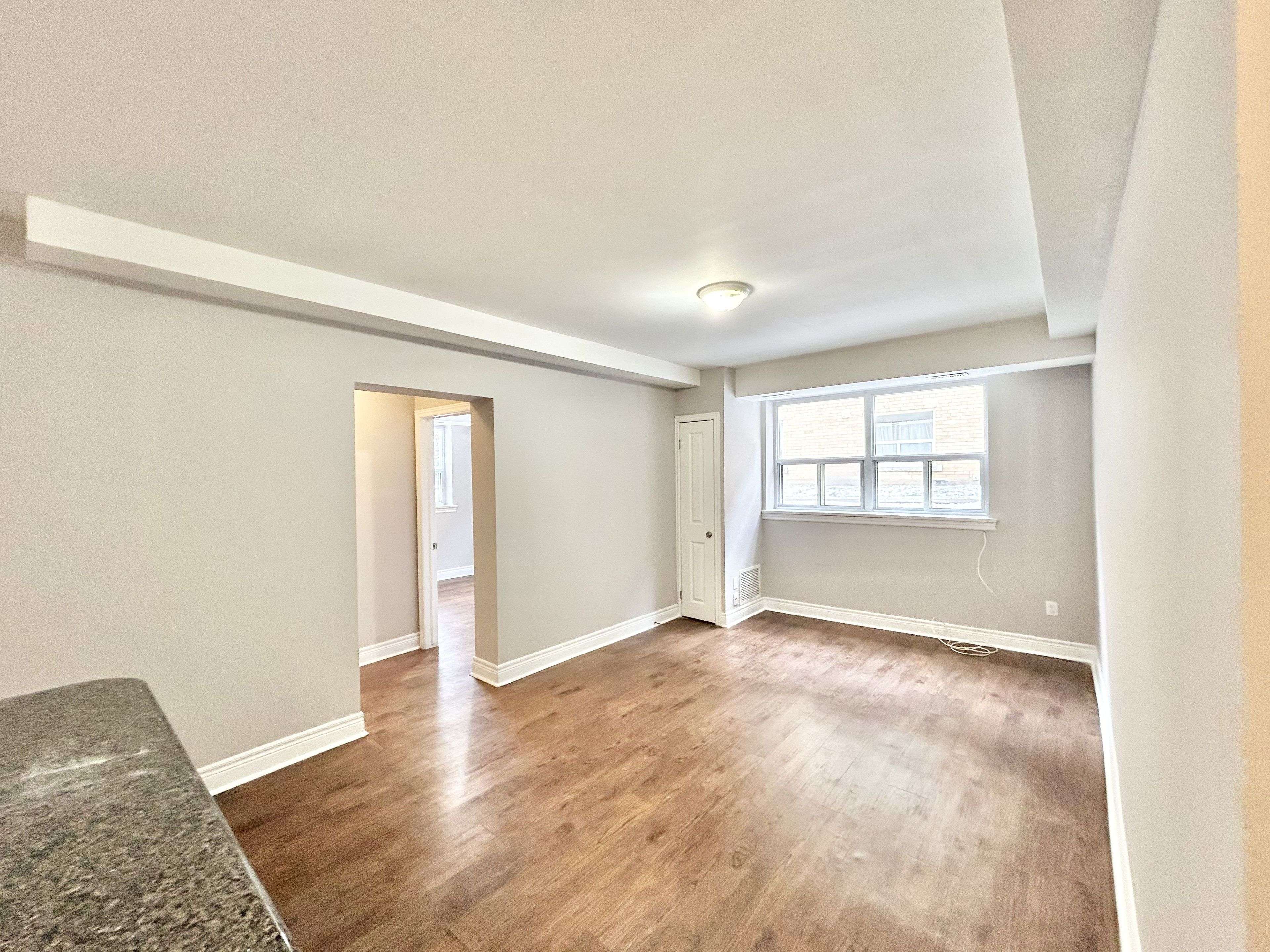 Toronto W06, ON M8V 3P9,90 Twenty Fifth ST #12