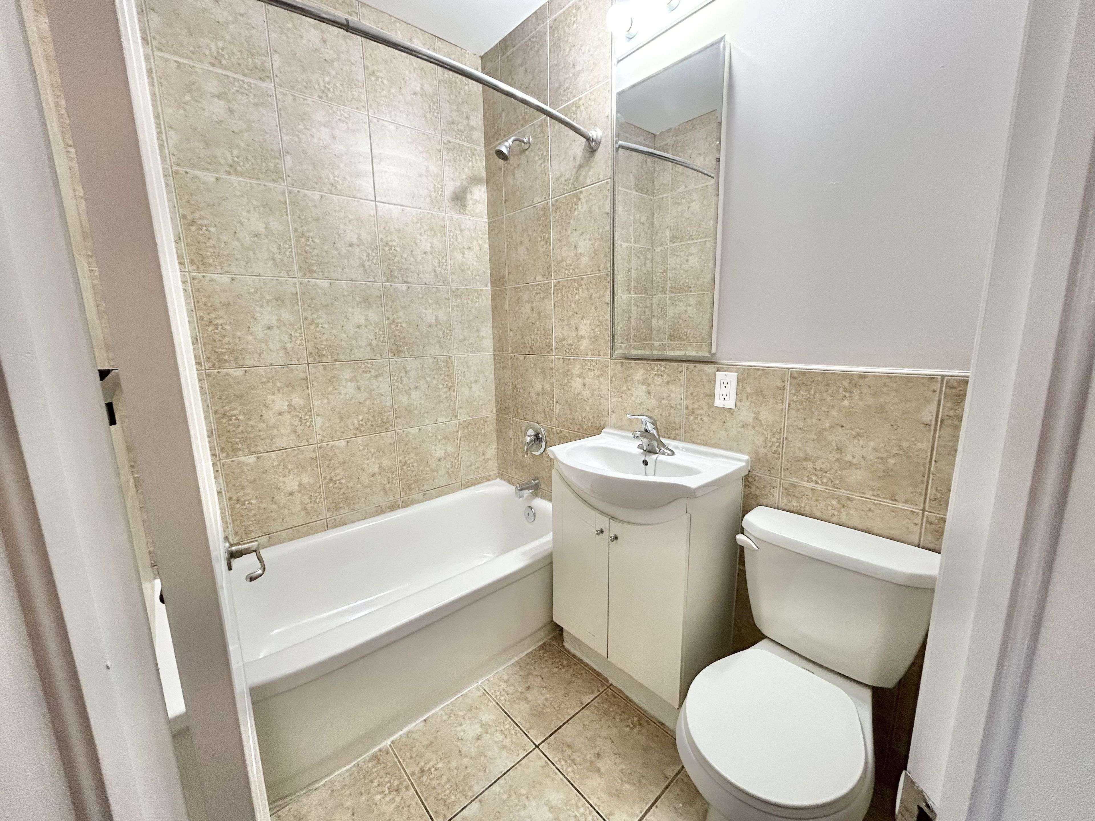 Toronto W06, ON M8V 3P9,90 Twenty Fifth ST #19