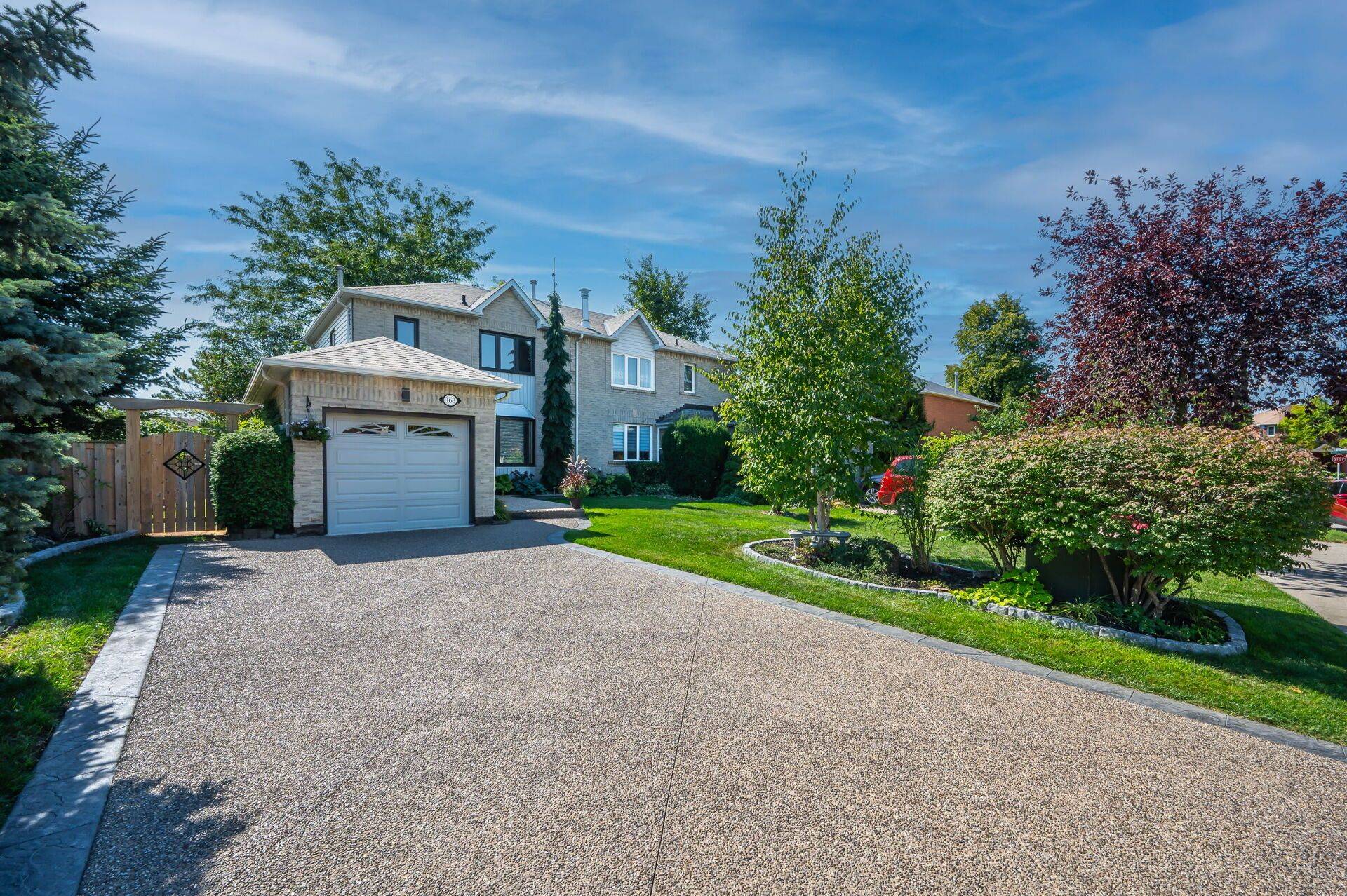 Oakville, ON L6H 5K3,163 Ross LN