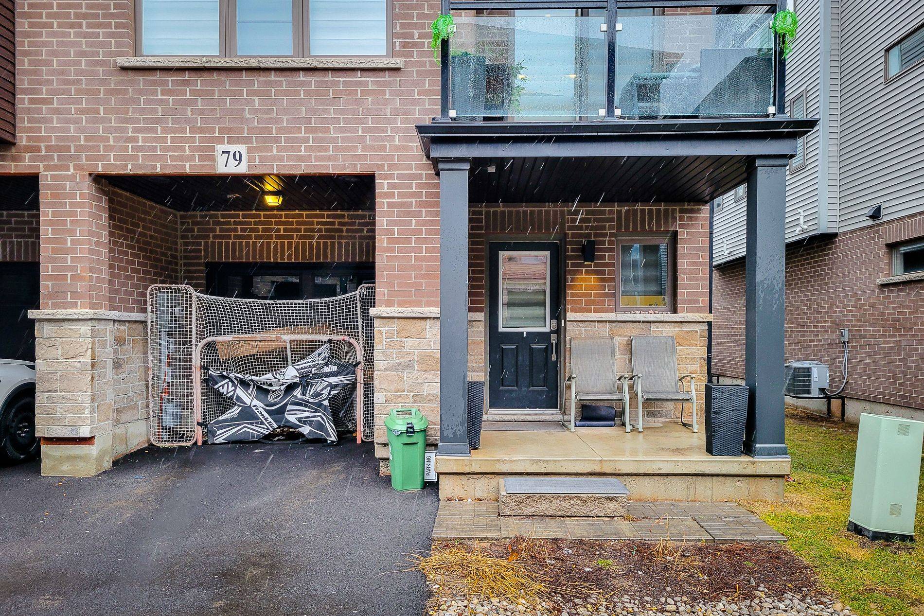 Hamilton, ON L8H 0B3,575 Woodward AVE #79