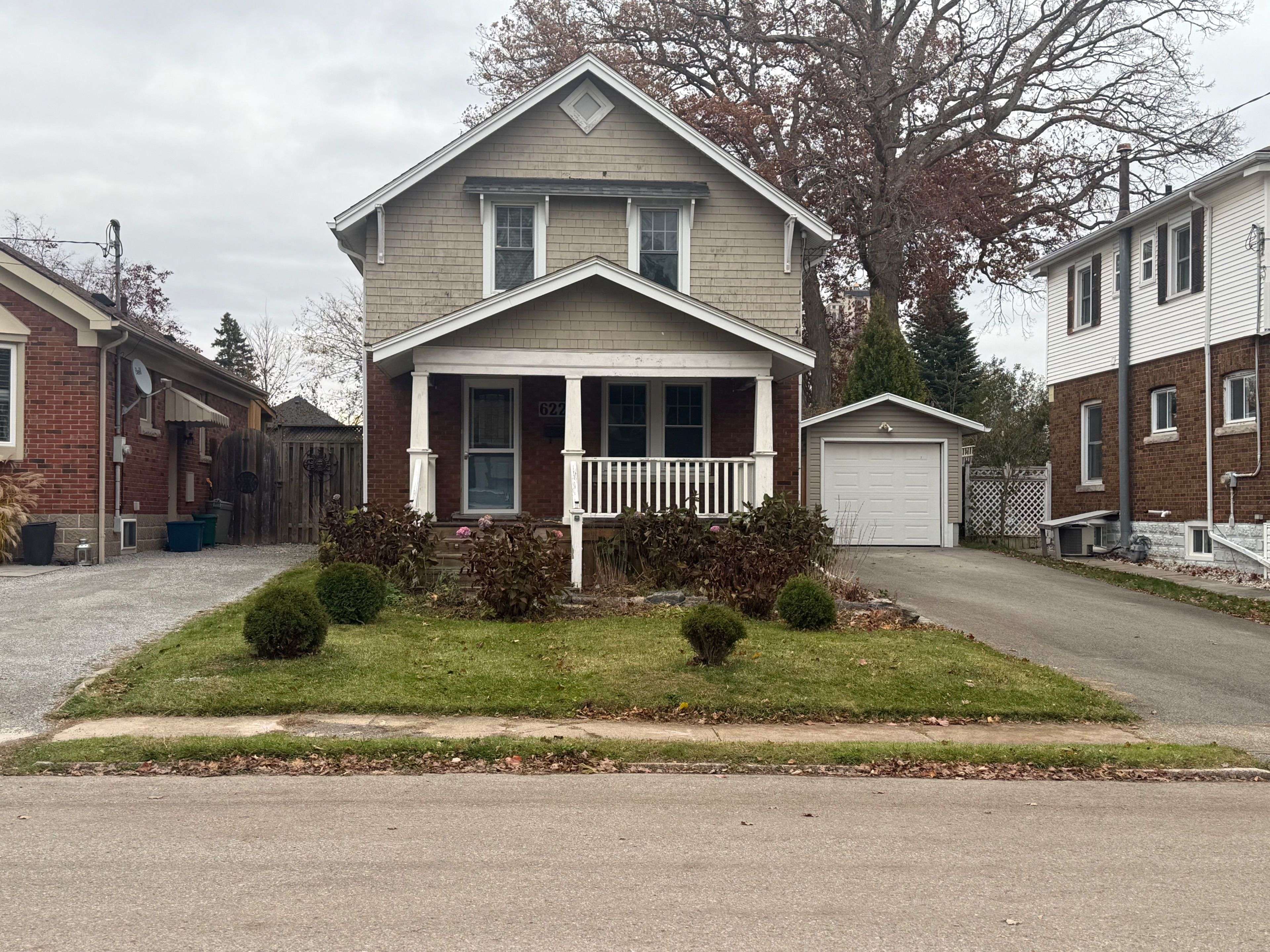 Niagara Falls, ON L2G 4J2,6226 Pine Grove AVE
