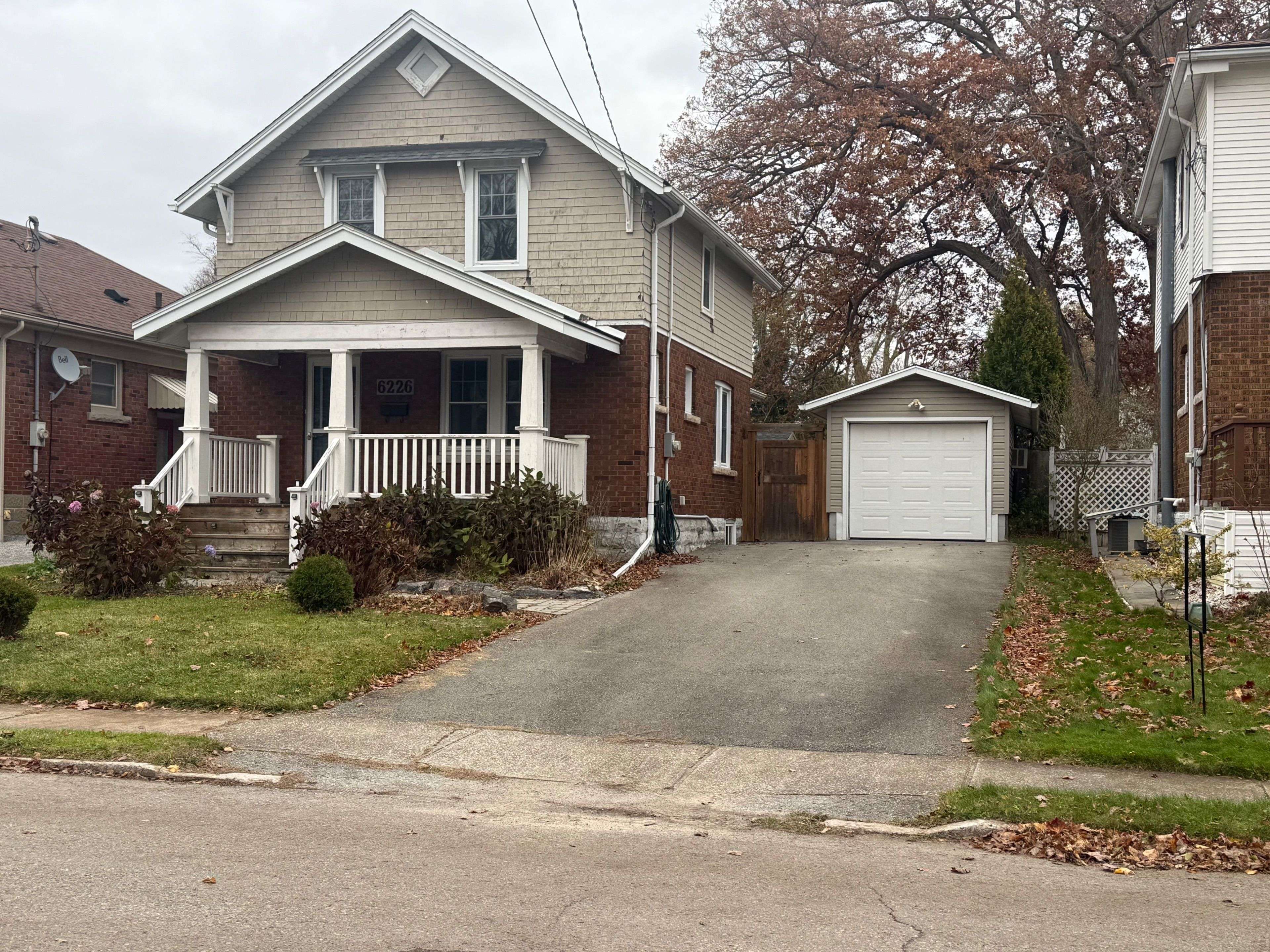 Niagara Falls, ON L2G 4J2,6226 Pine Grove AVE