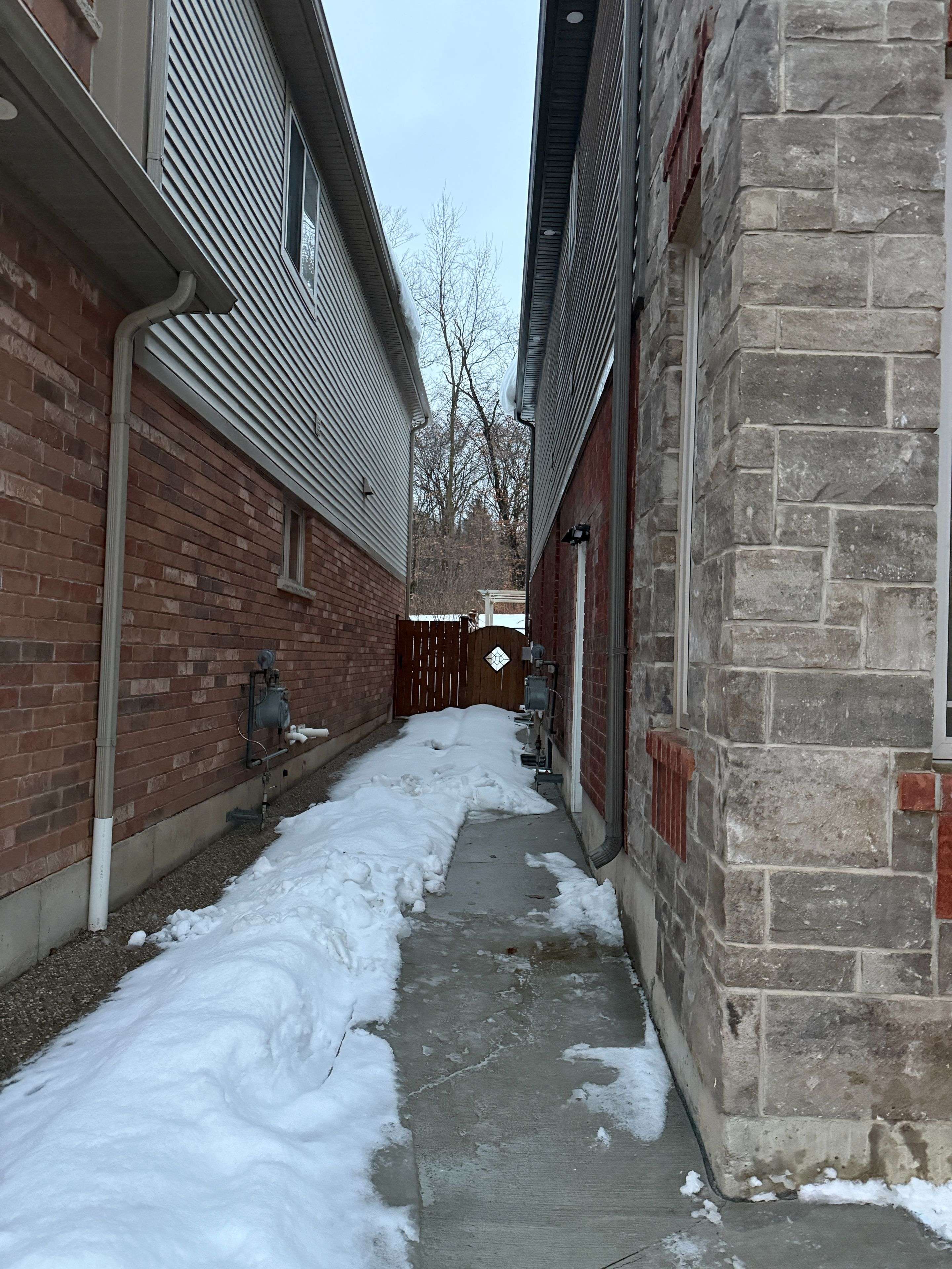 Kitchener, ON N2R 0B2,728 Robert Ferrie DR