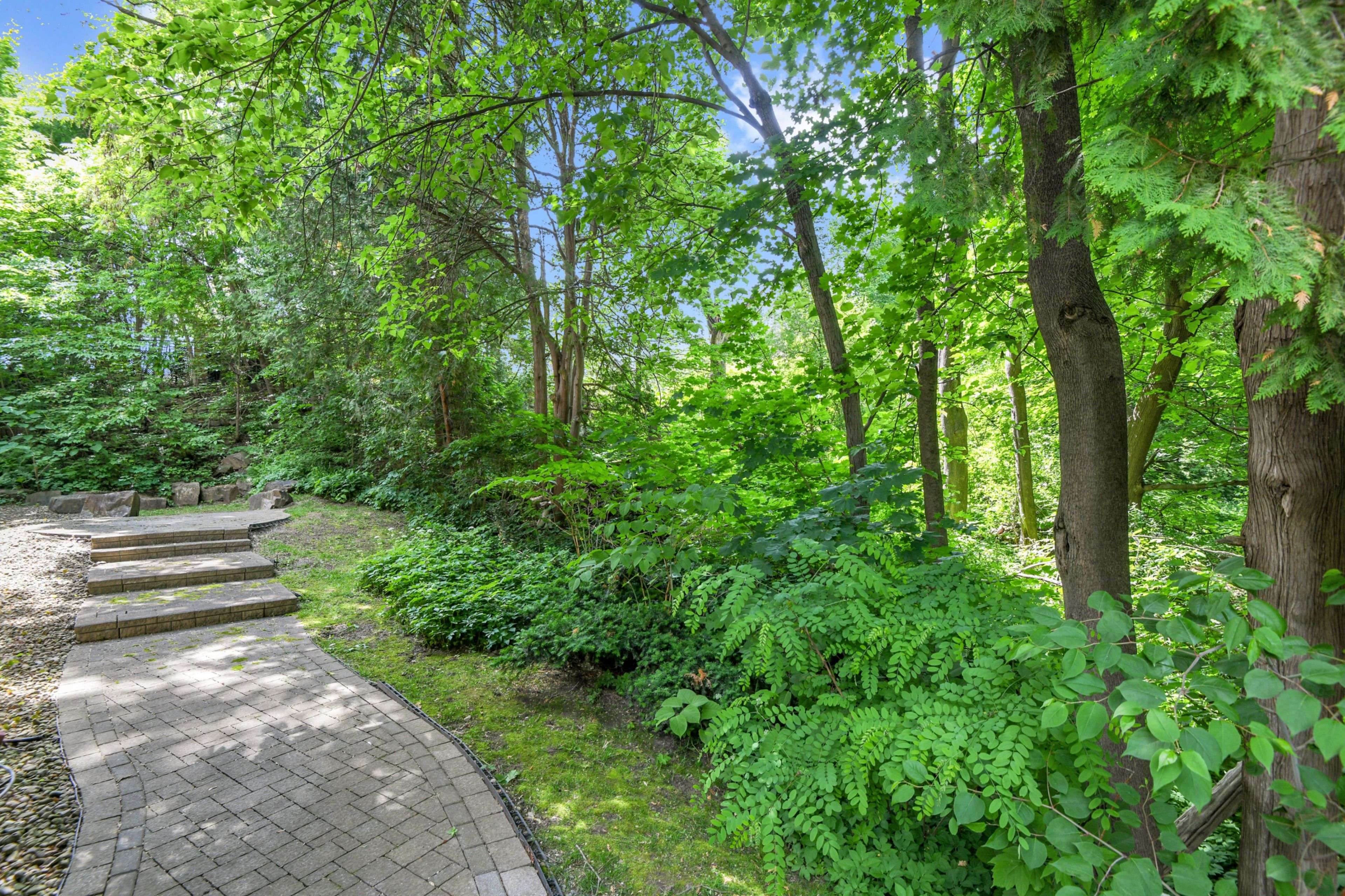 Rockcliffe Park, ON K1M 0Y7,211 Northcote PL