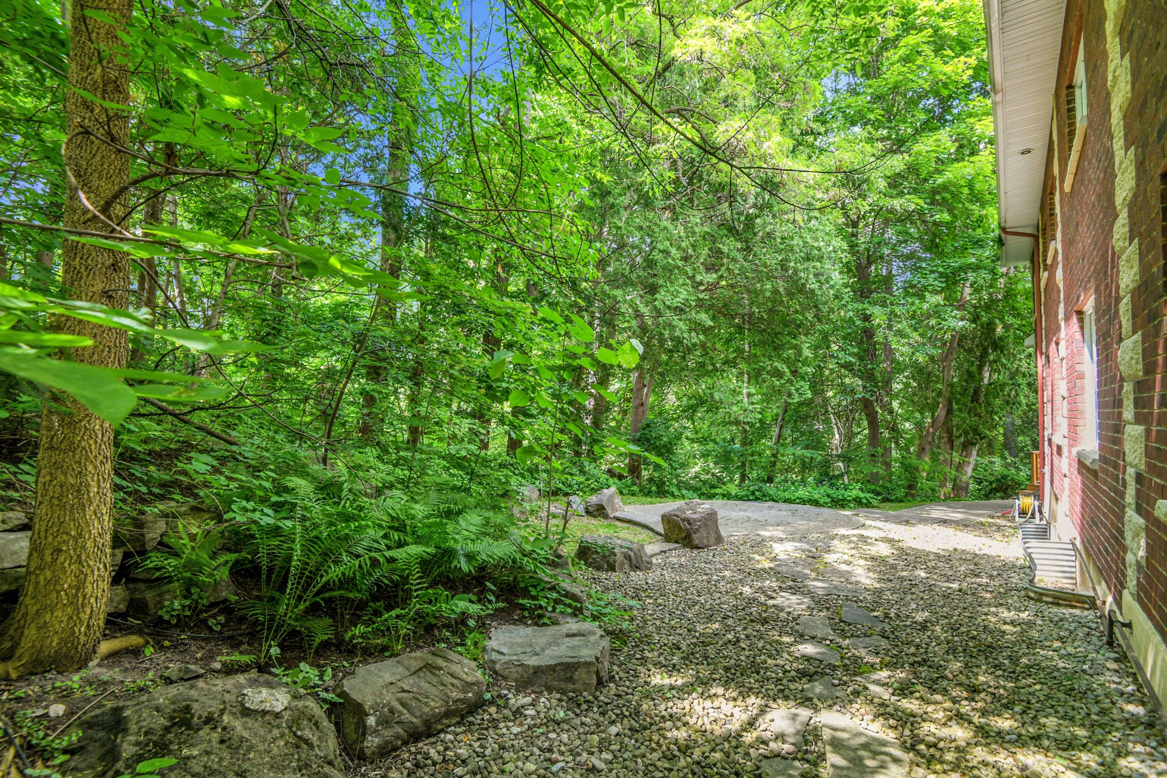 Rockcliffe Park, ON K1M 0Y7,211 Northcote PL