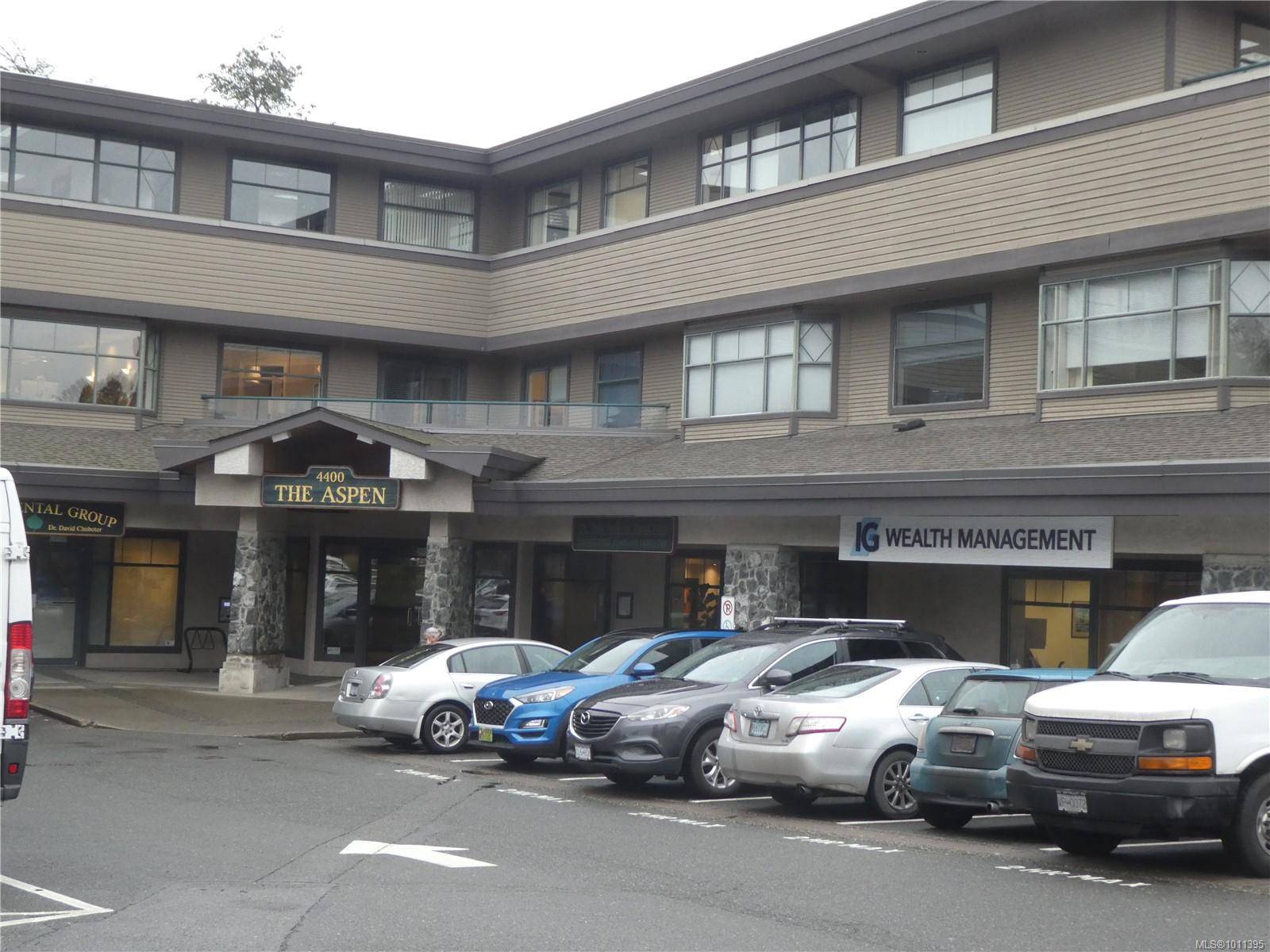 Saanich, BC V8X 5J2,4400 Chatterton Way #101