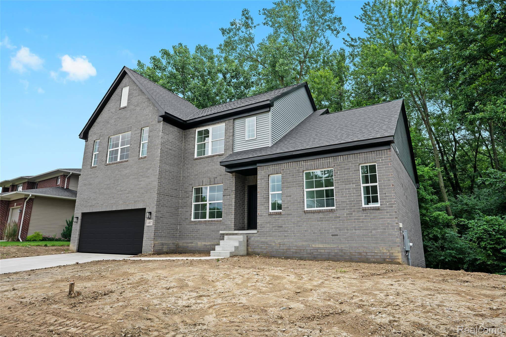 Ann Arbor, MI 48108,1487 ST JAMES BLVD