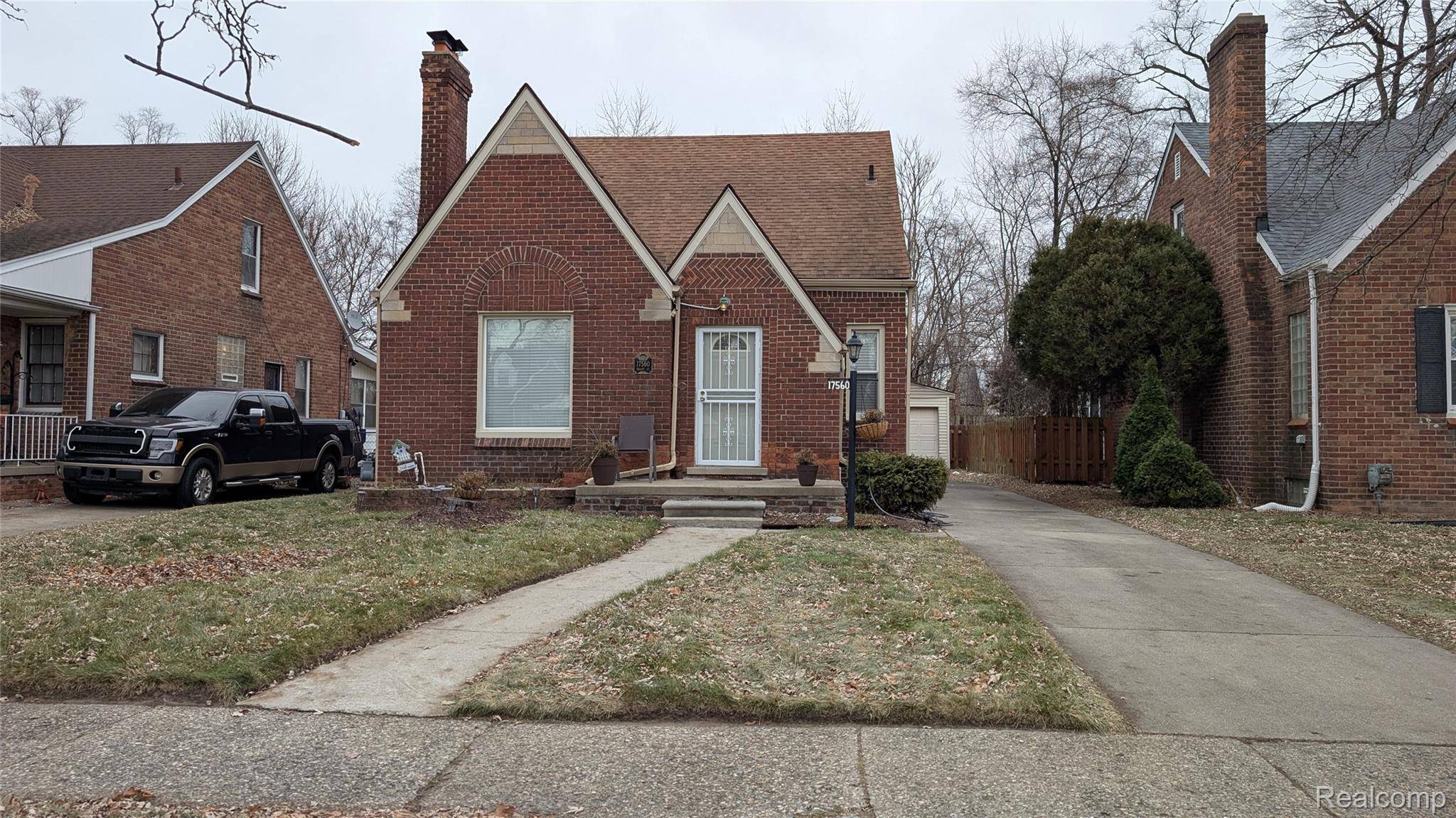Detroit, MI 48235,17560 Tracey ST