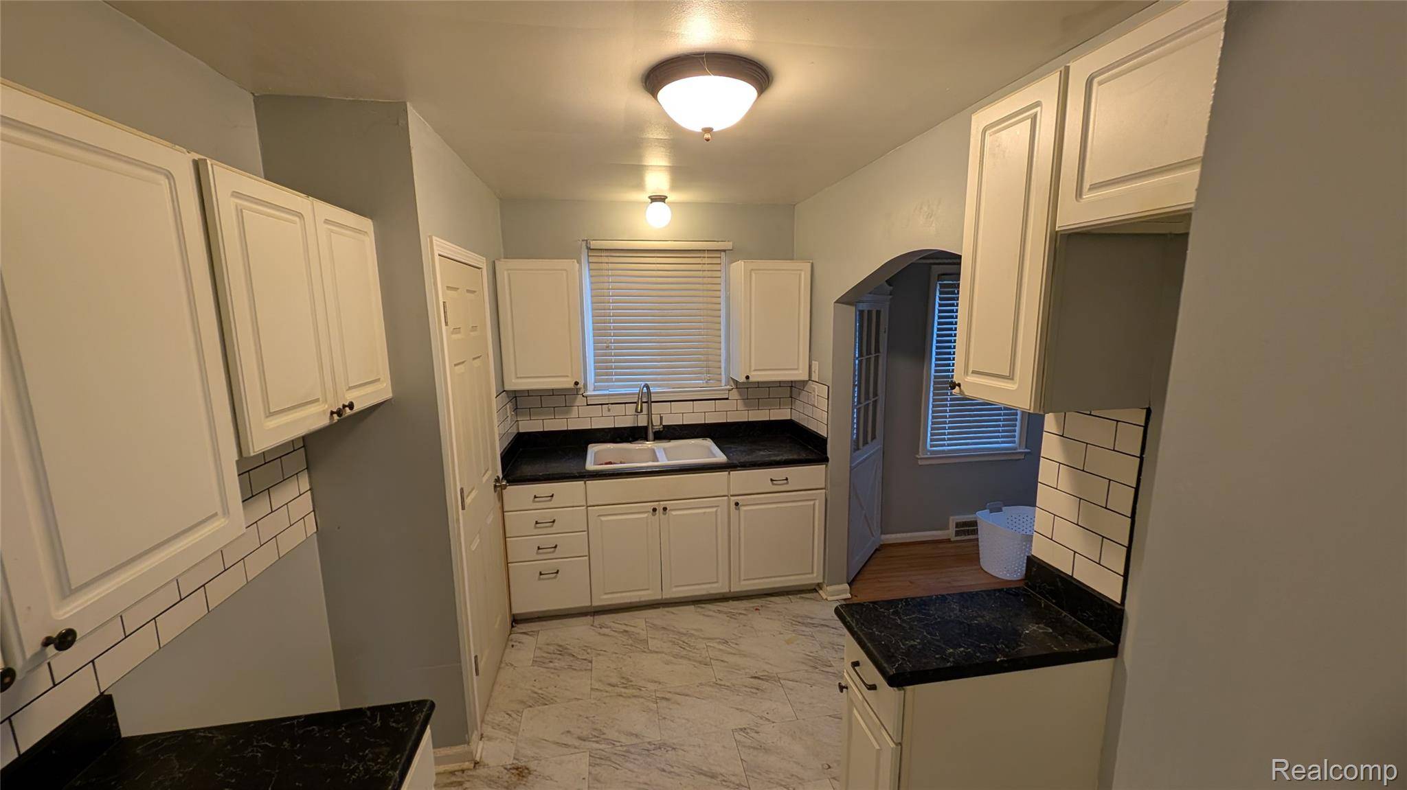 Detroit, MI 48235,17560 Tracey ST