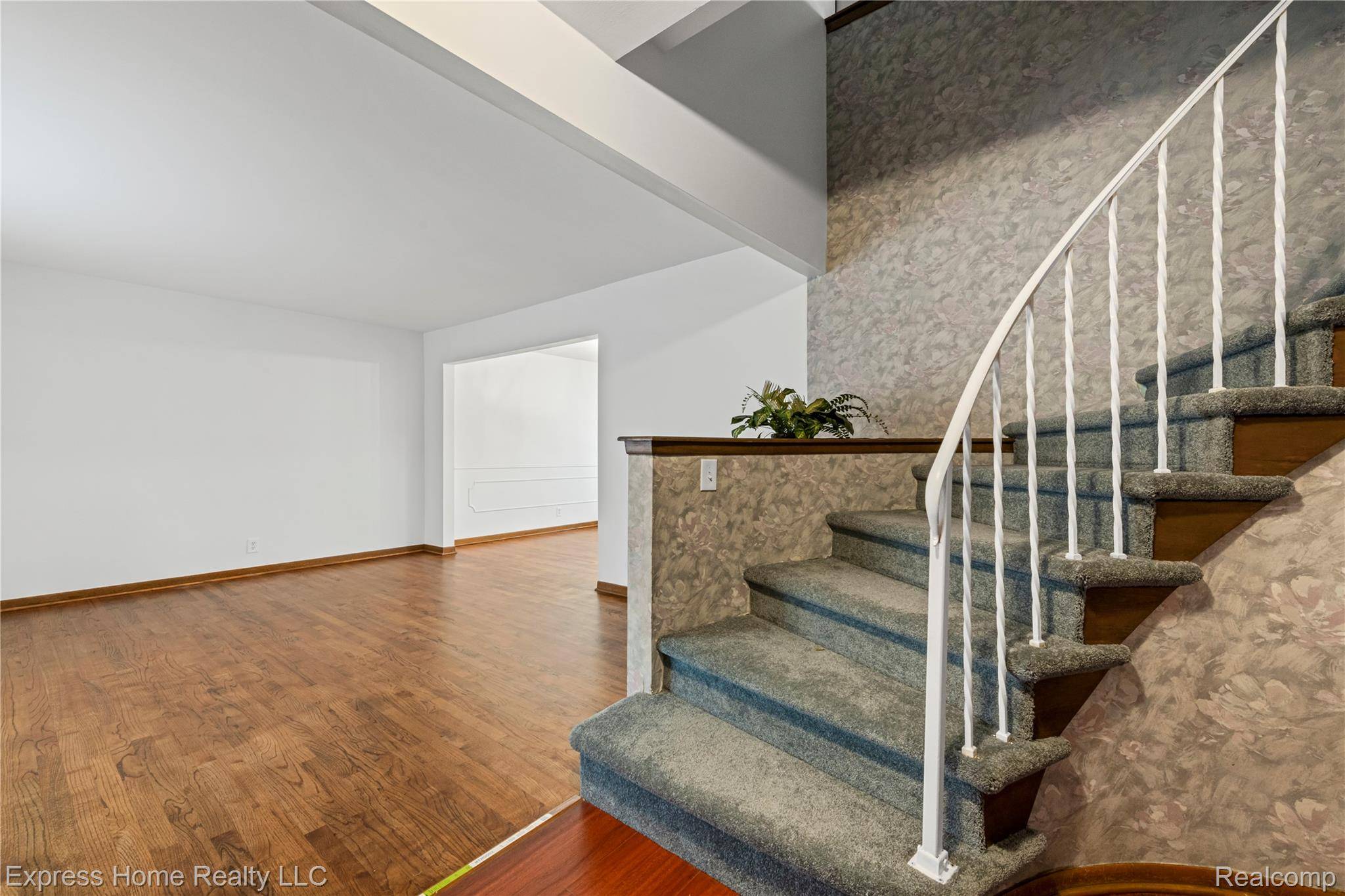 Warren, MI 48088,31077 Shawn DR