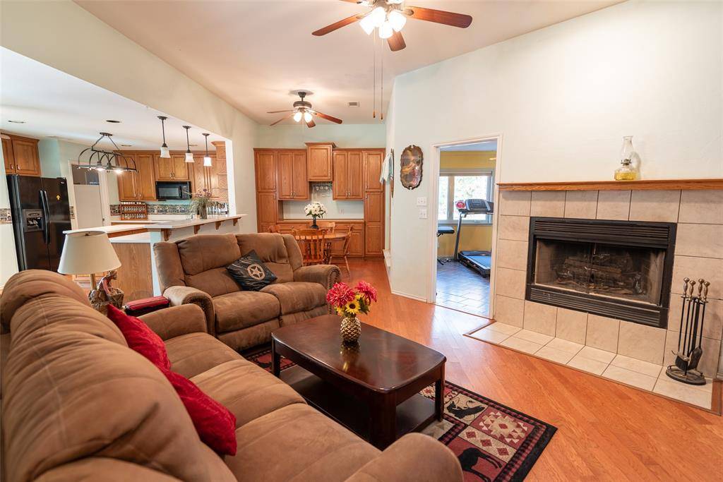 Scroggins, TX 75480,111 King James