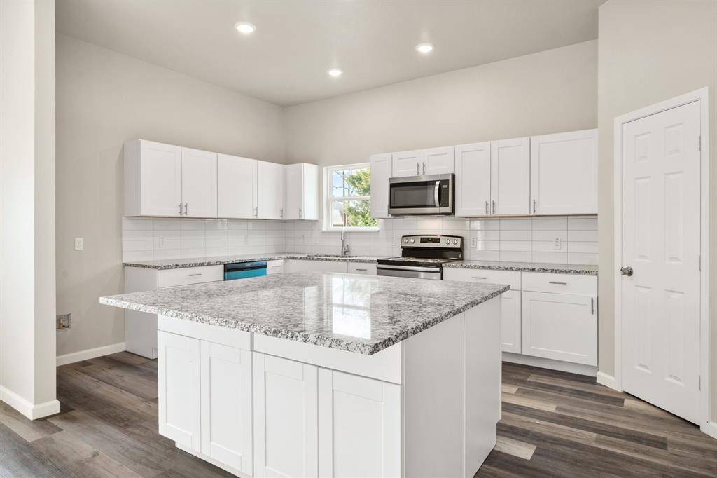 Ennis, TX 75119,200 Avenue B