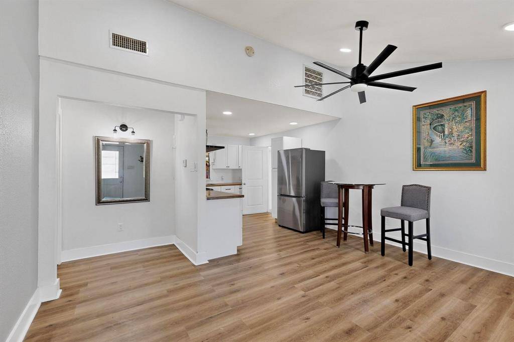 Dallas, TX 75211,4214 Falls Drive