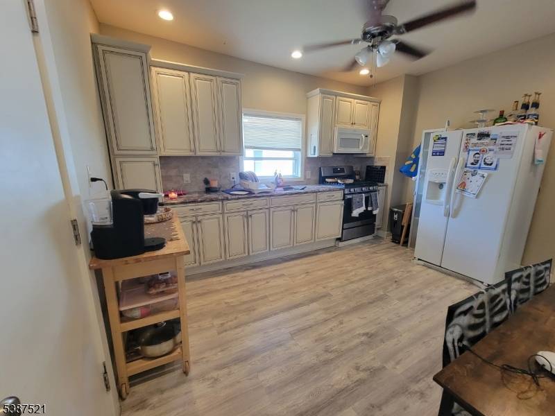 Clifton City, NJ 07011,5 Madison Ave