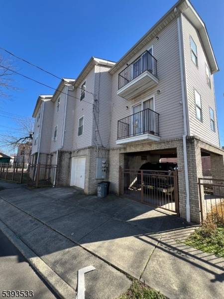 Newark City, NJ 07112,219-221 Clinton Pl