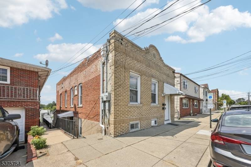 Garfield City, NJ 07026,363 Macarthur Ave