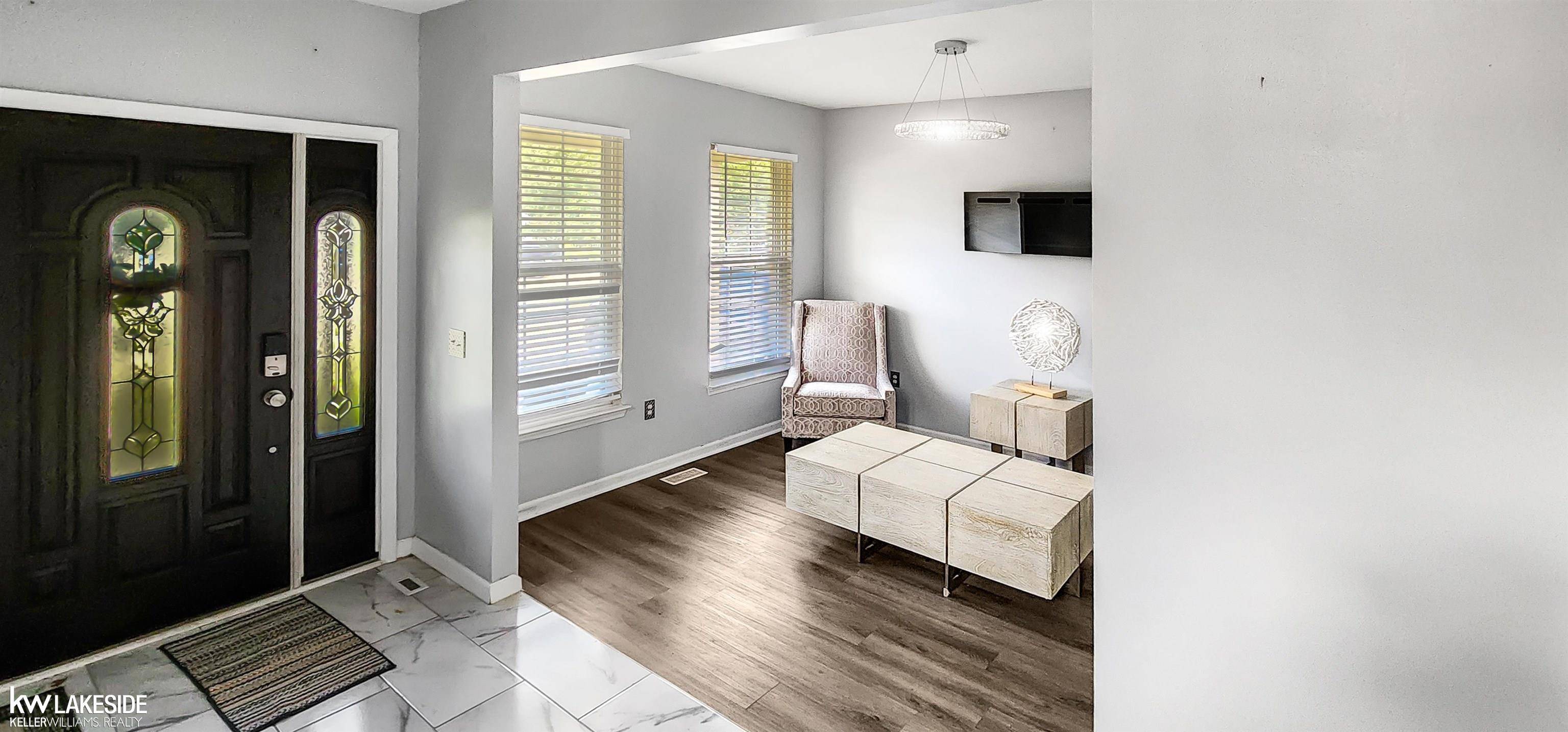 Romulus, MI 48174,39025 Buckingham DR