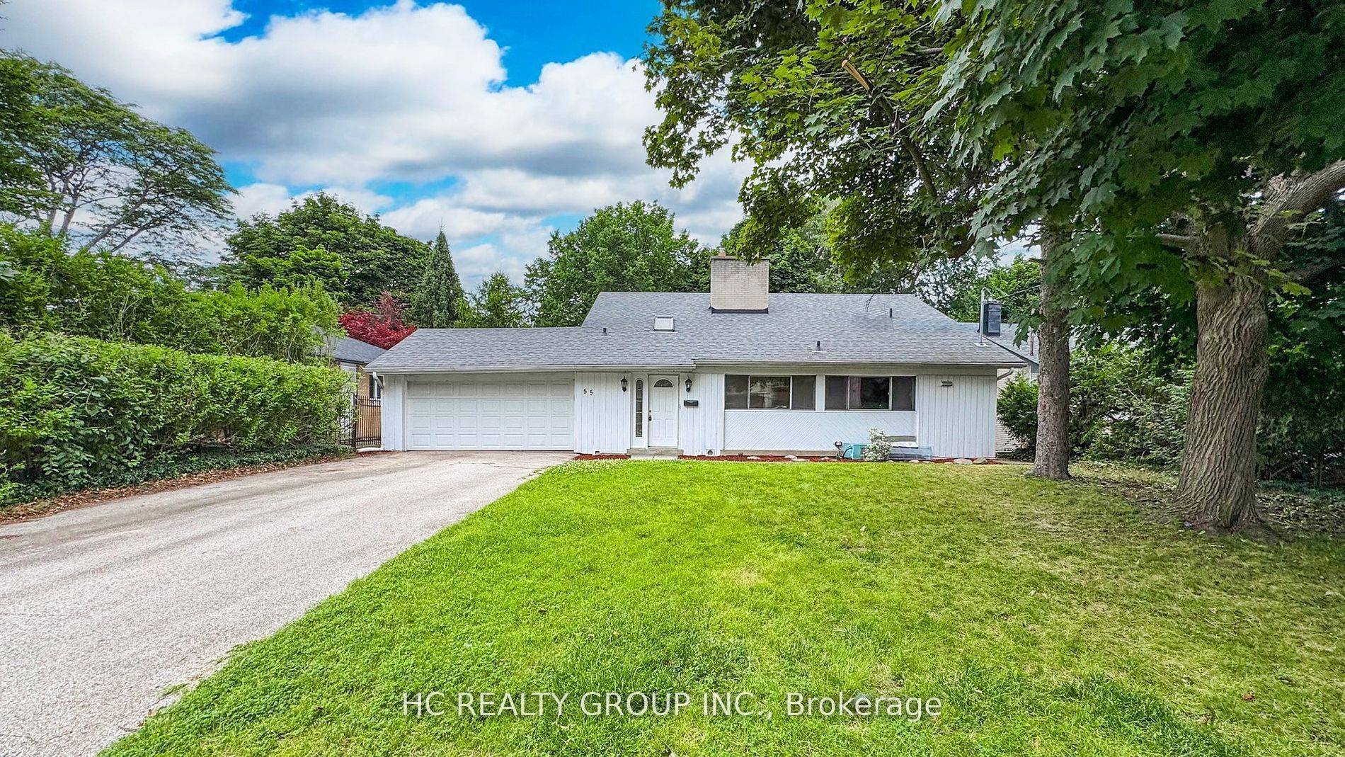 Toronto C15, ON M2K 1Y5,55 Sumner Heights DR